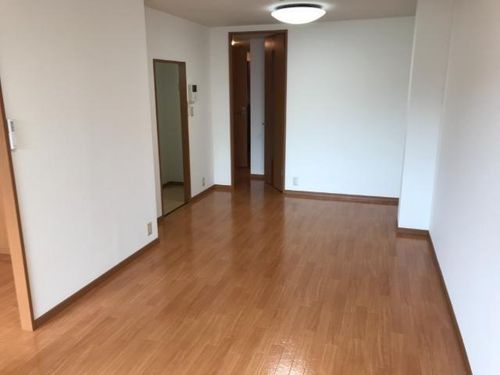 コンフォース大開の居間