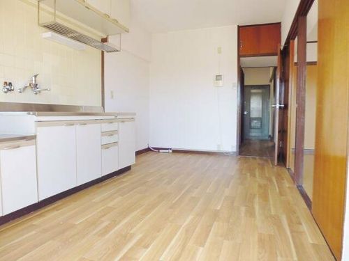 北川マンションの居間