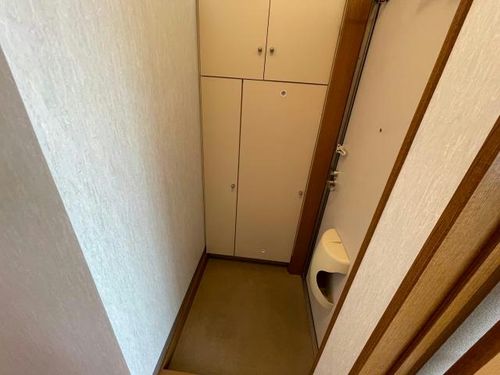 サンハイツMAX八の玄関