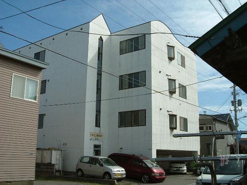 メゾンポルト202の外観
