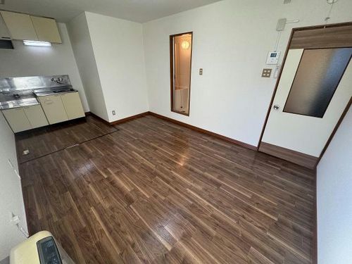 テラハウス万代105の居間