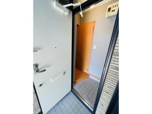 レモンハイツ山の手の玄関