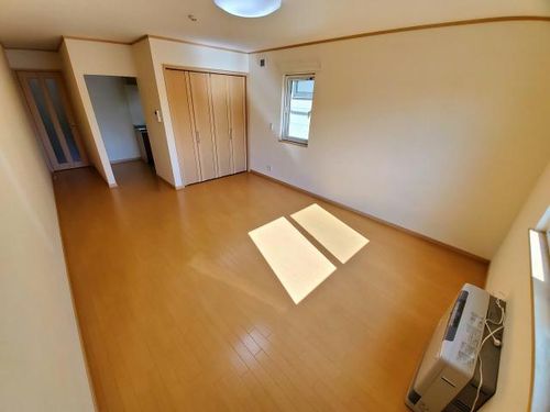 イーグル美原の居間