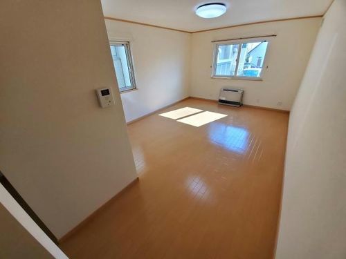 イーグル美原の居間