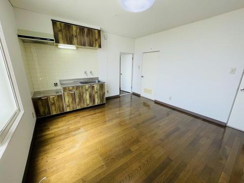 サンクスロードの居間