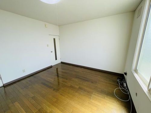 サンクスロードの居間