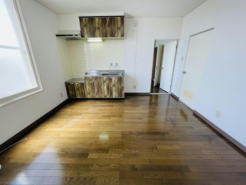 サンクスロードの居間