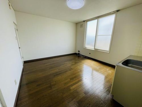 サンクスロードの居間