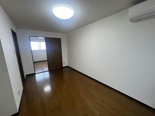 ピュアパレス函館303の居間