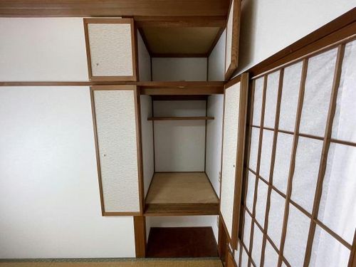 駒場町8番1棟2戸 2階の内装
