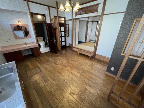 駒場町8番1棟2戸 2階の居間