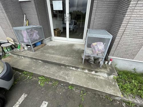 アルム桔梗の玄関