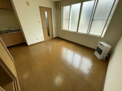 追分パーソンズの居間