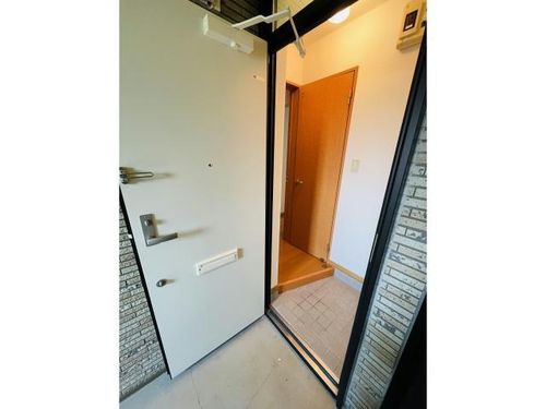 レモンハイツ山の手の玄関