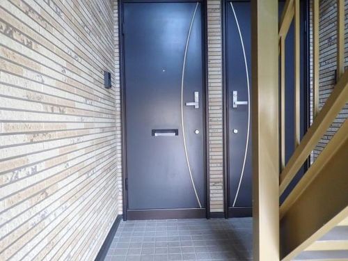 レモンハイツ山の手の玄関