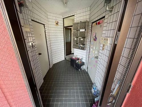 柏木コーポ302の玄関