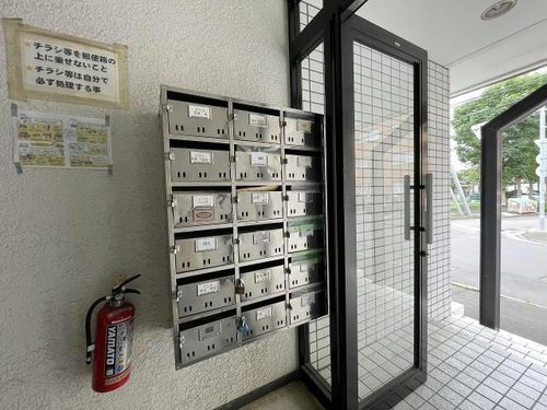 ハイツワンの玄関