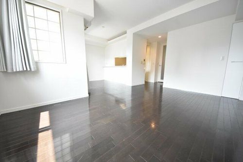 リベール三宮ミッドキャストの居間