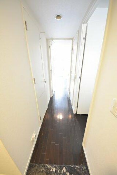 リベール三宮ミッドキャストの玄関