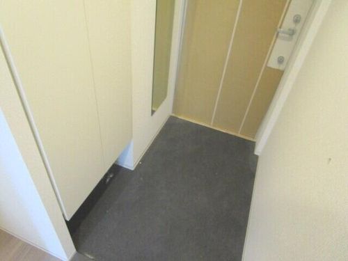 セレニテ三国プリエの玄関