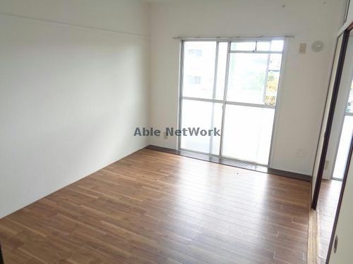 ヴィラナリー千代田 1号棟501の内装