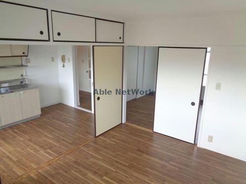 ヴィラナリー千代田 1号棟501の内装