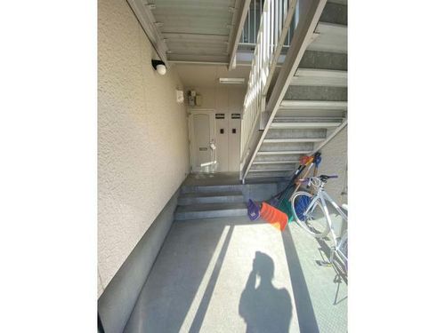 トータス西桔梗C203の玄関