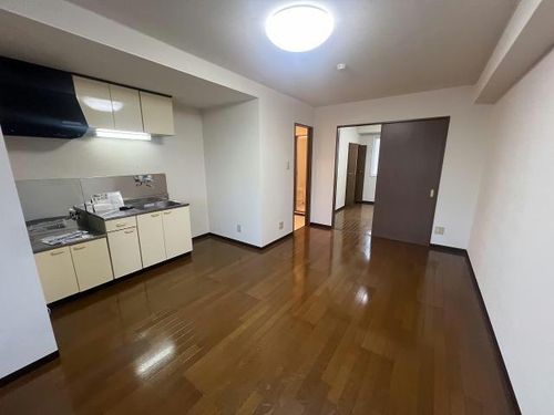 ピュアパレス的場Ⅲ402の居間