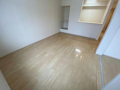 プライムガーデン203の居間