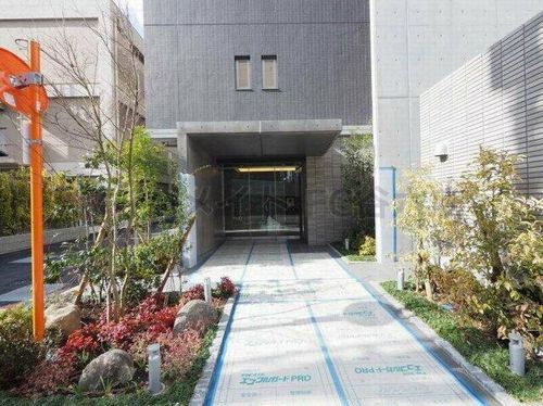 エス・キュート梅田東の玄関