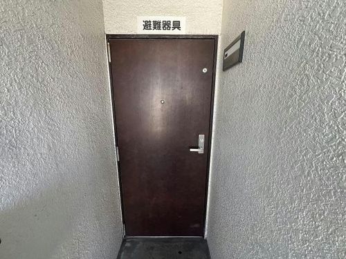 エミネンス五稜郭301の玄関