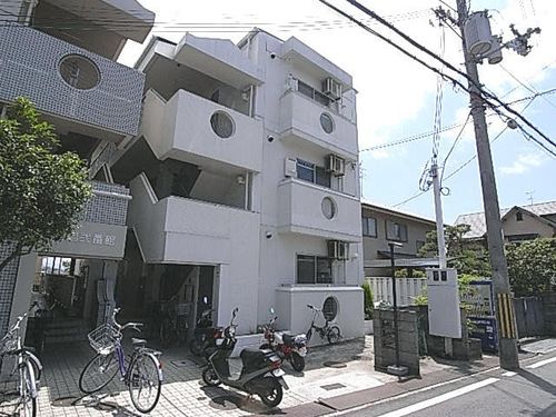 ルピナス香里園103の玄関