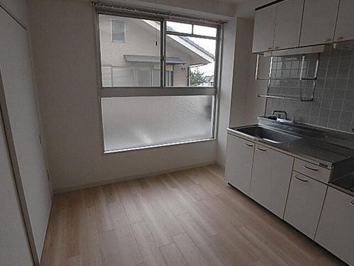 ルピナス香里園103の居間