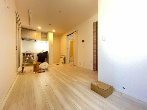 シャルマンヴィオラの居間