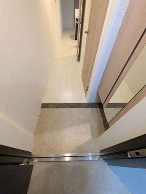 フォーリアライズ京都東寺の玄関