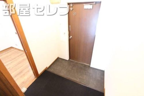 ワイズビルの玄関