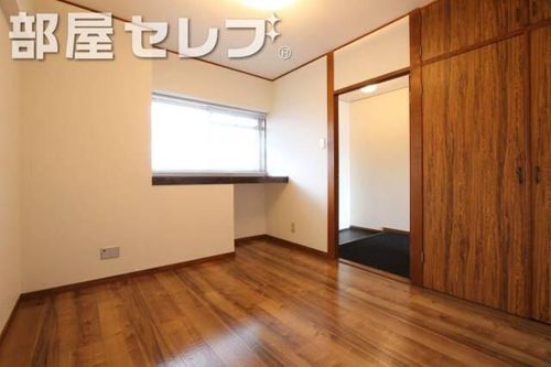 ワイズビルの内装