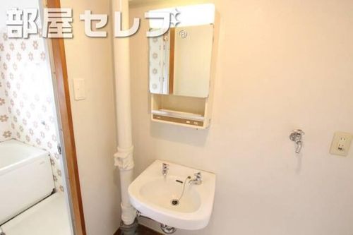 ワイズビルの内装