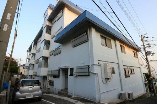 ブルーハイツ塩屋の玄関
