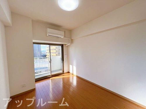 プラウランド小牧の居間