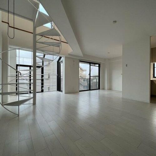 ローズガーデン楠元の居間