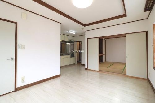 コーエーハイツ201の居間
