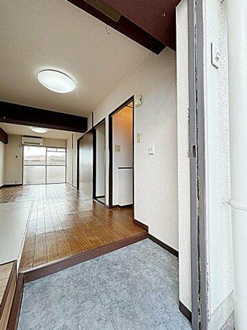 コーポ小池306の玄関