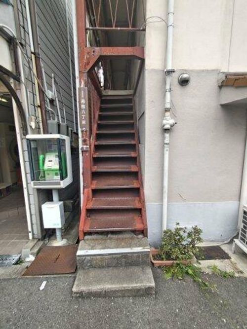 苅田8丁文化住宅202の玄関