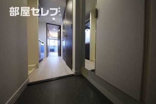 プレサンス大曽根駅前ファースト0404の玄関