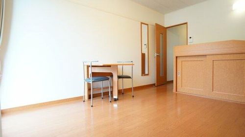 レオパレスエストの居間