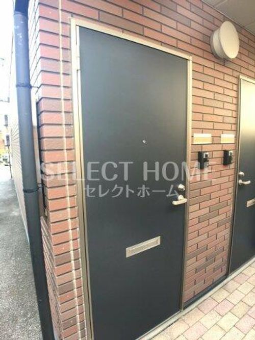 アンプルールリーブル楓104の玄関