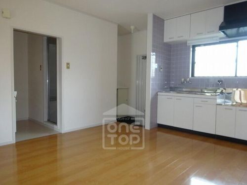 水尾ちとせハイツの居間