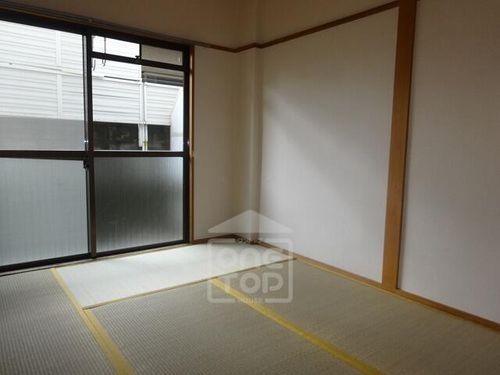 水尾ちとせハイツの居間