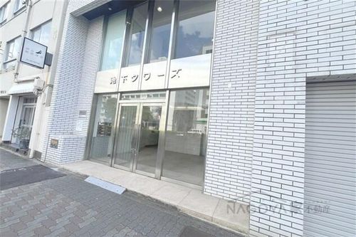 池下タワーズの玄関